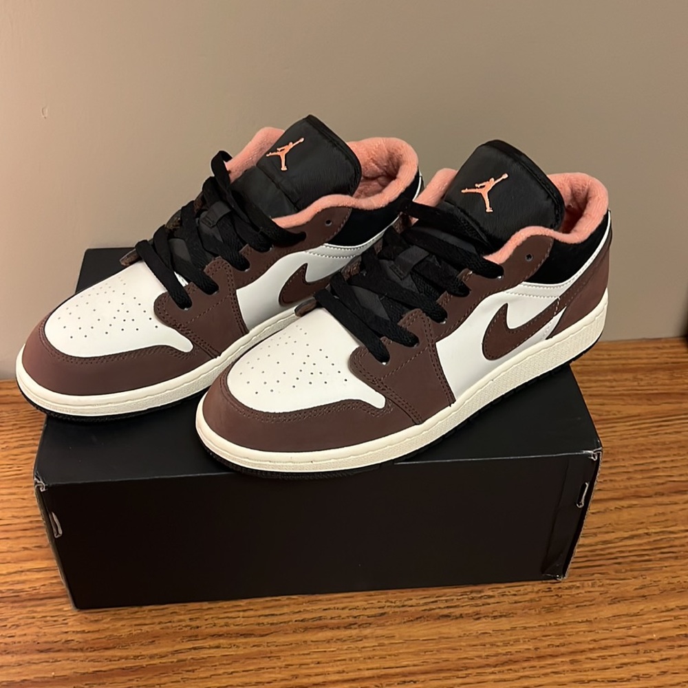 Air Jordan 1 Low SE Light Chocolate and Crimson